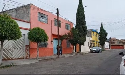 Hombre muere en una casa de Puebla y encuentran macabro secreto;  tenía el cuerpo de su hermano desaparecido hace tres años