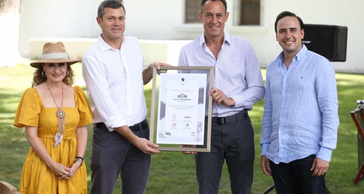 Develan ícono de Vinos y Dinos en Casa Madero