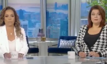 Sacan en plena transmisión a conductoras de televisión por dar positivo a covid-19