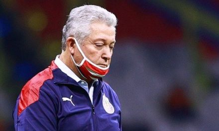 Víctor Manuel Vucetich deja de ser técnico de Chivas