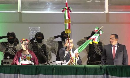 Alcalde de Cuautitlán ‘tá’ duro sin ir al gym’ y rompe el cordón de la campana en pleno Grito