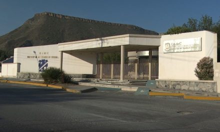 Estudiantes se acoplan a educación híbrida en Facultad de Trabajo Social