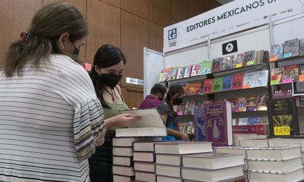 ¡Todo un éxito! Feria del Libro registra máxima capacidad de asistentes