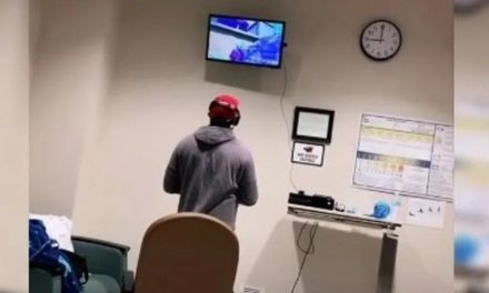 Padre se lleva el Xbox al hospital y decide jugar mientras espera el nacimiento de su hijo