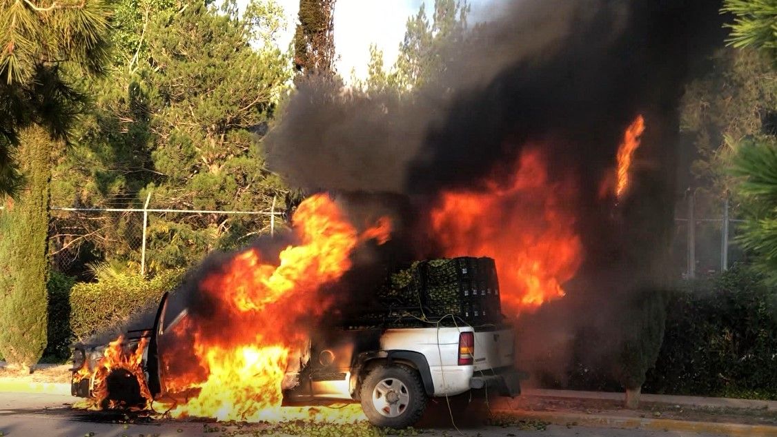 Falla mecánica deja camioneta en pérdida total al oriente de Saltillo