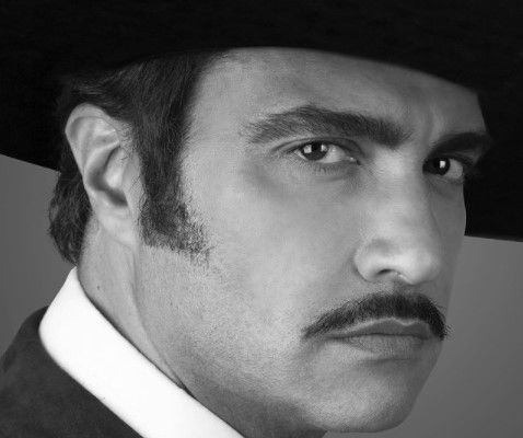 ¡Confirmado! Jaime Camil será Vicente Fernández en la serie de Netflix