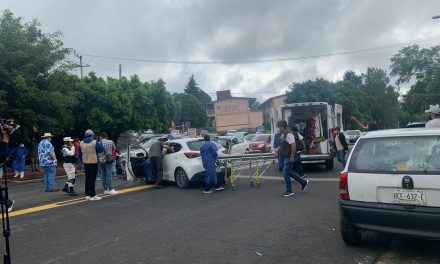 Convulsiona y se accidenta luego de aplicarse vacuna contra covid
