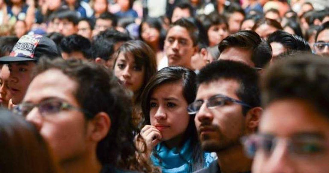 A los jóvenes no les alcanza para vivir en México