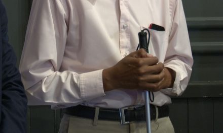 Entregan menús en braille en la región sureste de Coahuila
