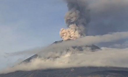 Alerta por explosiones en el Popocatépetl; arroja material incandescente y acumula 120 exhalaciones en 24 horas
