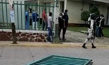 Paciente con coronavirus le roba el auto a un médico y escapa del hospital en Edomex
