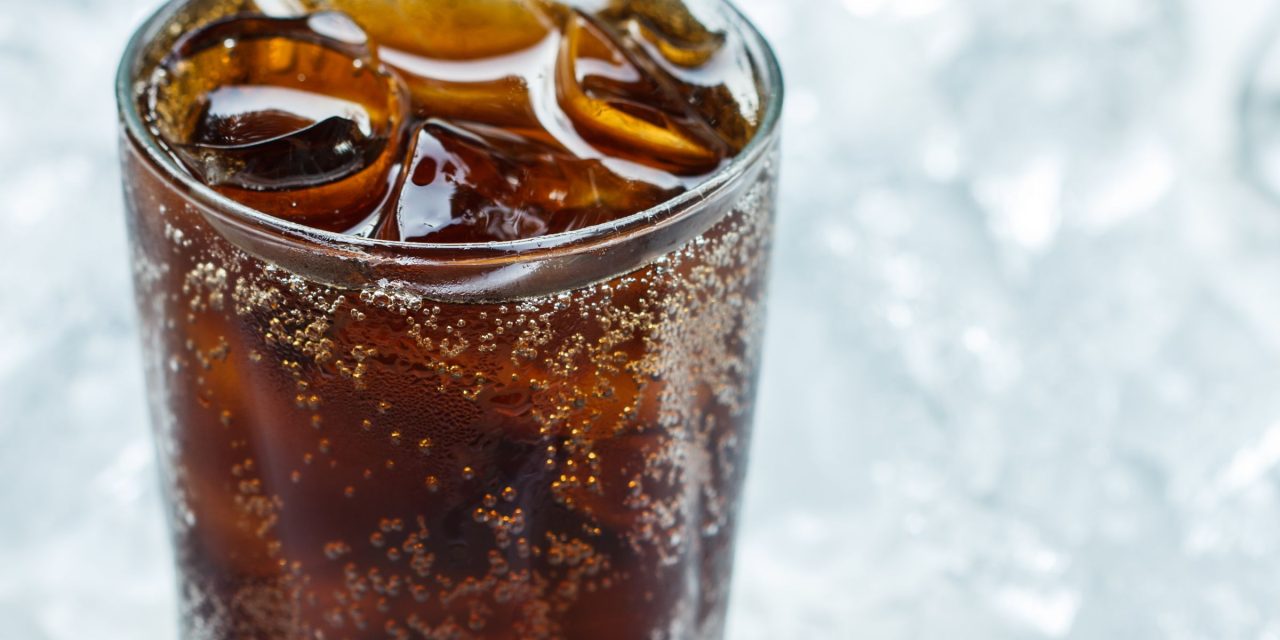 Muere hombre luego de beber litro y medio de refresco