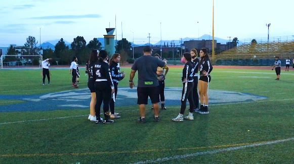 Se prepara el recién formado equipo de tochito femenil: Águilas Plateadas del CONALEP