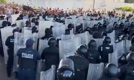 La caravana migrante superó el primer filtro de policías y elementos de la Guardia Nacional