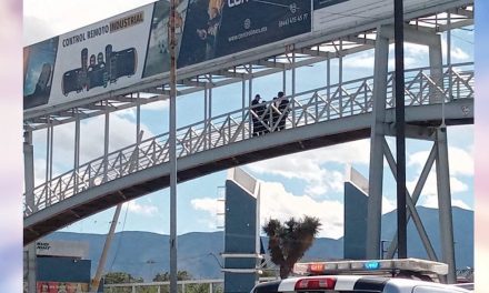 Intenta lanzarse de un puente en Saltillo
