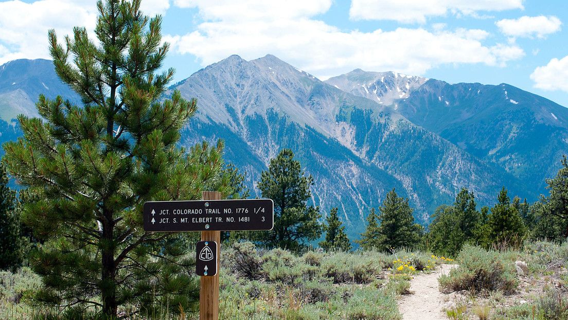 Excursionista perdido en montaña ignora llamadas de equipo de rescate porque no reconoce el número