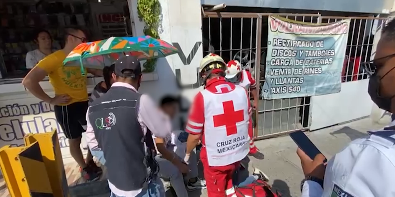 Joven provocó una volcadura en las calles de Saltillo