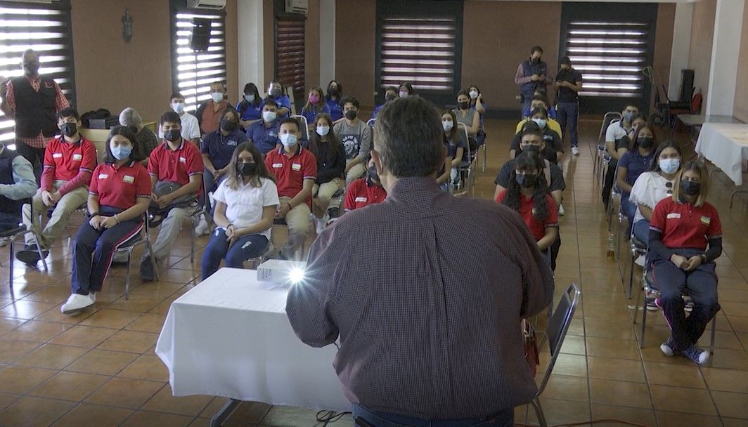 Llevan plática sobre salud mental a jóvenes de Ramos Arizpe