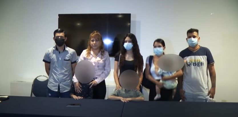 Al morir su ’esposo’ se enteró que era la ‘capillita’; ahora peleará la herencia con la ‘catedral’