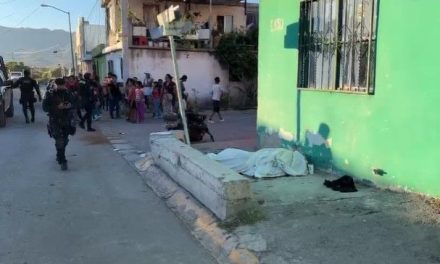 Hombre choca su cuatrimoto, sale disparado y encuentra la muerte en Saltillo