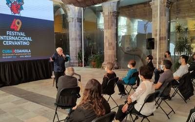 ‘Catón’ comparte consejos y experiencias en Cervantino 2021