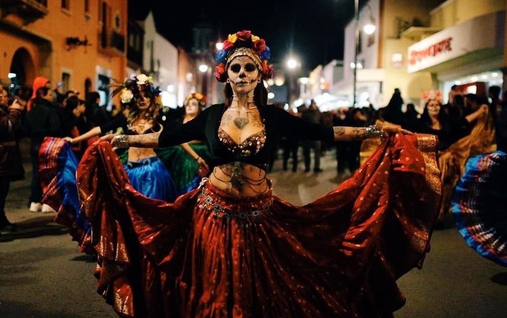 Ofrendas sí, covid no en el Día de Muertos