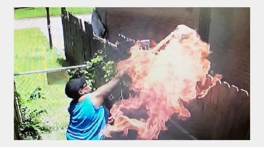 Dispara y provoca incendio en casa de su vecino en Estados Unidos (video)
