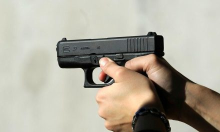 Le roban pistola a policía mientras cenaba tacos en Quintana Roo