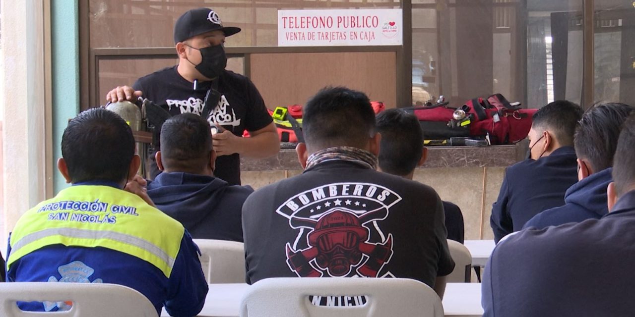 Capacitan a Bomberos de Saltillo