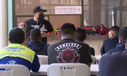 Capacitan a Bomberos de Saltillo