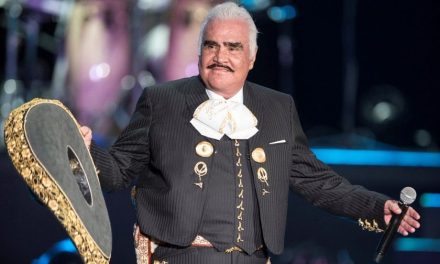 Vicente Fernández deja terapia intensiva