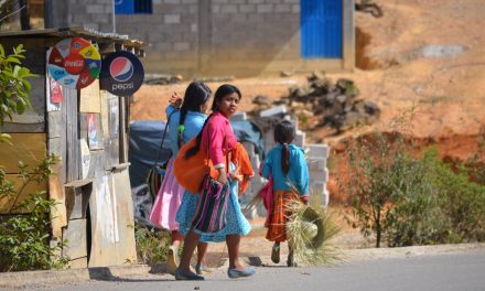 Niña se casó por dinero y huye de su suegro porque iba a violarla; termina en la cárcel por 11 días