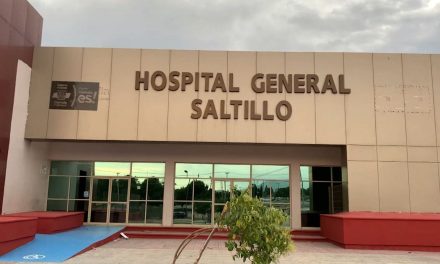 Les retienen a recién nacido en hospital de Saltillo