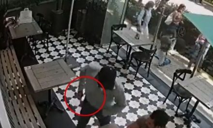 Ladrón asalta a mano armada a comensal en Ciudad de México (video)