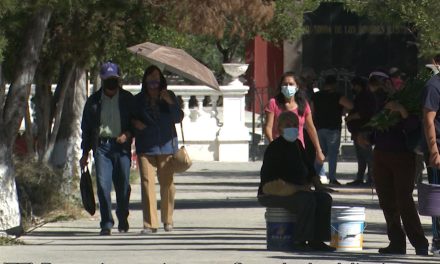 Presentan panteones de Saltillo afluencia de visitantes