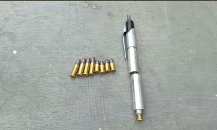 Hombre en Jalisco es detenido con un arma en forma de pluma