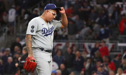 Julio Urías se convierte en el villano en derrota de los Dodgers