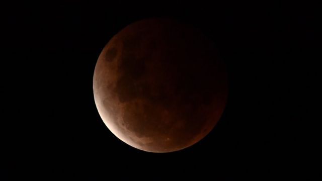 ¿Cuándo y dónde se podrá ver el último eclipse lunar del año?