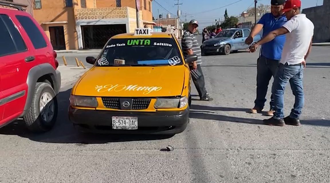 Mujer termina lesionada en accidente