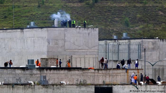Policía no puede contener conflictos en cárcel de Ecuador
