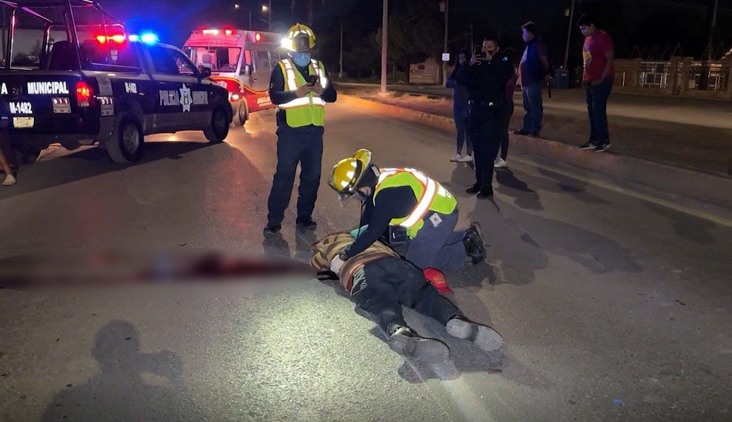 Muere repartidor de pizza en Saltillo; cae de moto y lo arrollan