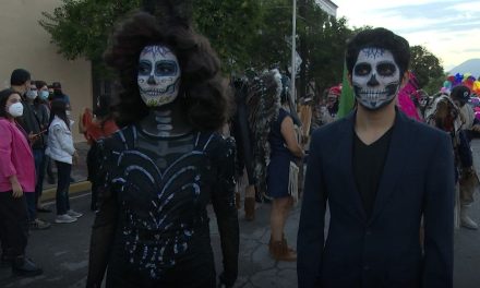 Celebra Saltillo el Día de Muertos con el desfile Xantolo