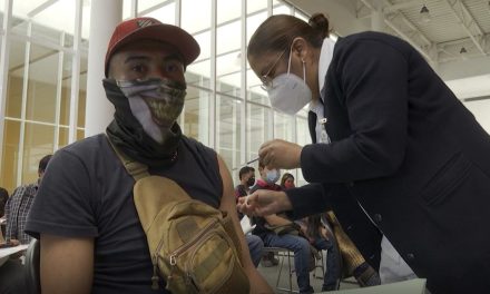 Por fin llegan vacunas para rezagados mayores de 18 años en Saltillo