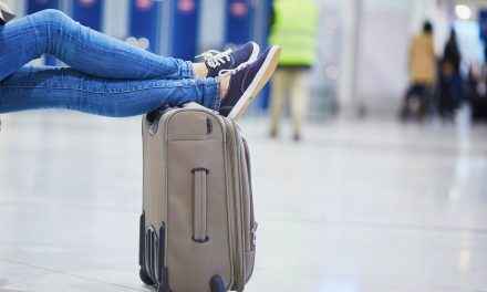 Advierte Profeco que las aerolíneas no deben cobrar equipaje de mano