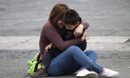 Colectivo lanza campaña en apoyo a jóvenes madres