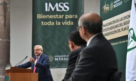 AMLO analiza encargar a las Fuerzas Armadas la distribución de medicinas