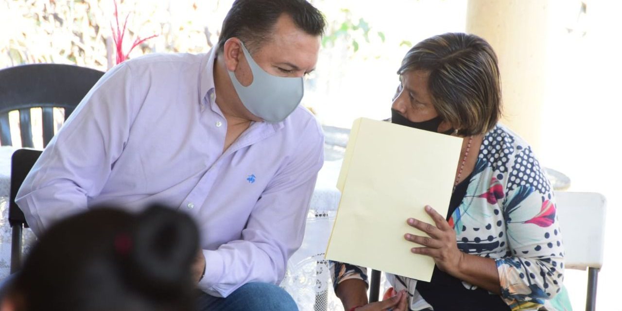 Diputado de Coahuila, Chuma Montemayor, cumple a los habitantes de su distrito