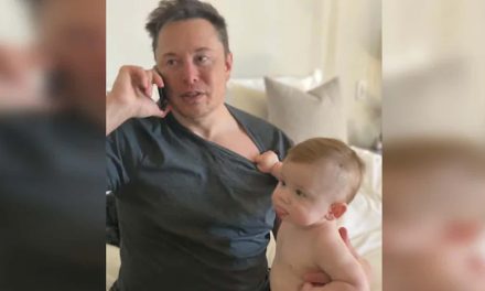 Elon Musk puede ser multimillonario pero ¿ya vieron a su bebé? el pequeño se gana a la audiencia con su carisma (video)