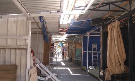 ¡Huele a Navidad!, comienza instalación de Mercadito Navideño en Torreón