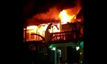 Se incendia templo en festival Diwali (video)